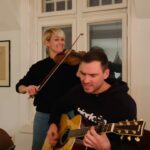 Sigrid Bonde Tusvik Instagram - Så no sit vi her og spelar både to … @thodesen (hommage til Lillebjørn)