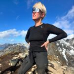 Sigrid Bonde Tusvik Instagram – Verdens første surfitte helt uten oksygen på toppen av Festvågtind! Takk til alle fire sherpaene som hjalp meg oppover med ulike motivasjonsteknikker