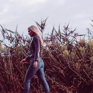 Silje Torp Instagram - Walk away from your "demons" aka unhealthy mindset 😈

Often we think it's the friendship, job or relationship we need to walk away from to ease our pain or discomfort. But that's only part of the truth. The truth is that it is our own thought patterns that allow these things to happen to us! Somehow we think we deserve to feel miserable, and we allow ourselves and others to treat us bad. 🙏🏼

 When we slowly change our mindset from being a victim of our circumstances to actively dealing with them in a manner that serves us, we can really start to act on behalf of ourselves. When the mindset is right, it becomes more natural to practice healthy self-advocacy. And yes, sometimes that involves walking away from a draining relationship or a job that we hate. But most of all it means walking away from sabotaging ourselves on a daily basis. We deserve to be happy & free! 🙌🏻

And to get there we need to really communicate with our heart and soul. What and who do you want in your life? What do you dream of? Who are you, deep down? Big Q’s - I know- but the answers are there if we dare to ask- and listen. ❤️

 A 🔥tip: 

Identify the 3 core values that you want to live by. I know it’s hard, but give it a try. Many people are not aware of what values they cherish or live by, yet they do exist and only when we are aware of them we can take advantage of them. The moment we identify them (and maybe replace a few that didn’t serve us) it becomes so much easier to wholeheartedly say YES or NO to things! 🥳And also much easier to discover who we are deep down and see for ourselves why we deserve that respect and love ❤️

If our cores values are being compromised in a job situation or a relationship, it is hard to thrive. When we feel bad/discomfort about something, it is often one or more of our core values that is conflicted. So when ever someone/thing is bothering you, ask yourself : What core value us being compromised? What steps do I need to take to get it right? 🤔

So: 
Make it a habit to check in on your core values whenever you need to make important decisions! It will save you lot of  time, energy and tears. 

Much love!❤️

 #resilience 

📸 @fotograf_haakonharriss