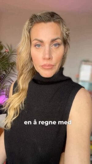 Silje Torp Instagram - Heia oss!✊🏻
Din stemme betyr noe- også i dag. Og i morgen. Og dagen etter der. ❤️

#kvinnedagen #damersomheierpådamer #bøllekursfordriftigedamer #empowerwomen