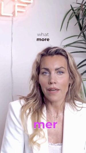 Silje Torp Instagram - Hva MER er jeg? 🐒
Et spørsmål jeg synes er langt mer interessant enn HVEM er jeg!
 
Ditt liv skal fylles med liv og oppdagelser; ikke selvtvil og gjemsel!♥️

Vil du gjøre meg en tjeneste? Om du er datter, mor, venninne, kjæreste, kollega eller ektemann til en knallbra dame som ikke vet hvor bra hun er : Tagg henne i kommentarfeltet; hun trenger garantert en oppmuntring og boost av selvtillit! 🌟
Og nevn TRE ting hun er god på som du setter pris på ved henne (som hun kanskje ikke vet selv!) ♥️

Det er altfor mange bra, smarte, morsomme, snille, kloke. driftige jenter og damer som tviler på seg selv helt unødig. 
På tide å komme frem fra våre gjemmesteder og skammekroker, og ut i verden!✨🦄

--------🔥 --------

#bøllekursfordriftigedamer #drømmedamaerdeg #damersomheierpådamer #girlpower #tropådegselv #mentaltrening