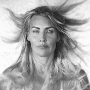 Silje Torp Instagram - Challenge accepted! ✊🏻 
To all my POWERFUL sisters out there:
I love you! Let's challenge ourselves and each other more often♥️ 
Let's say YES to challenges that seem too big or scary at first glance. We can do it! We don’t need to be 💯 % sure or ready in order to get in charge & move forward. We're all awesome & powerful in our own, unique way, so let's stop comparing or talking our sisters down just because they do great stuff we didn't have the courage, time or opportunity to do ourselves. ⚡️
Step into your power- your way-root for your sisters - and LET’S GO!🏁
#challengeaccepted #womensupportingwomen 🙌🏻
