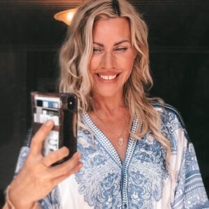 Silje Torp Instagram - What a joy!☀️Wonderful, new project filled with sun, laughter and light summer dresses. ♥️