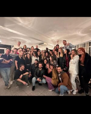 Sílvia Alberto Instagram - O Dança Comigo chegou ao fim, pelo menos por agora. Quero acreditar que regressamos, mas isso, como sabem, não depende de mim. 
Do que de mim dependeu, tentei ao longo de 10 semanas, que lá em casa conseguissem sentir o prazer, a alegria e a felicidade de toda esta equipa. Para nós, gente de afectos, o Dança foi muito mais do que um programa, foi tempo de vida bem aproveitado. E se valeu a pena! Obrigada a todos sem excepção e um obrigada muito especial à minha dedicada equipa.
Parabéns a todos e também à vencedora @ines_ap 🤘e aos bailarinos que a conduziram aqui @renato_barros_nobre e @quina_dance 
À Dança!
#rtppt #endemolpt
#amarianaroxonaoteminstagram
Uma nota para a minha @ines.franco.makeup Não ficaste na fotografia mas fizeste parte do projecto. E sentimos sempre a tua falta😘