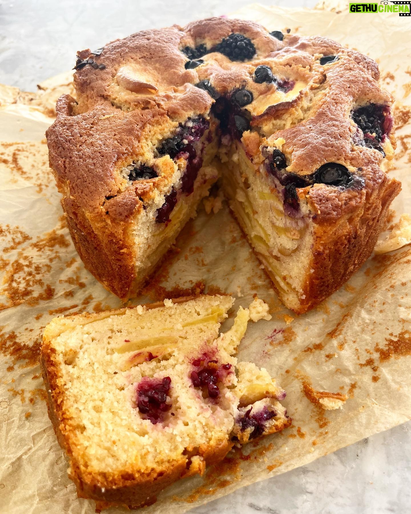 Silvia Colloca - 1.3K Likes - Giving in to these soft autumnal mornings with a warm apple and berry cake. 💕
100 g unsalted butter, melted
4 medium Granny Smith apples, peeled, cored and thinly sliced
½ medium lemon, zest and juice
pinch of salt
2 cups self-raising flour
2 large eggs
200 g (scant 1 cup) soft brown sugar
150 ml apple sauce
1 punnet fresh blackberries or blueberries/raspberries
whipped thickened cream, for serving
1. Preheat the oven to 170ºC. Line the base and sides of a 20 cm round tin with baking paper. Toss the sliced apples in a bowl with the lemon juice and zest and set aside.
2. In a separate bowl whisk the eggs with the sugar. Add salt. Sift in the flour, mix then add the apple sauce and the melted butter. Mix the apple slices through and half of the blackberries.
3. Pour the batter in the tin, level with a spoon and top with remaining blackberries. Bake for about 60-65 minutes. The top should be caramel brown and the cake soft-yet-firm to touch. To be sure, insert a stick into the middle of the cake, if it comes out clean, the cake is baked, otherwise give it another 2-3 minutes and test again.
4. Cool in the tin for 1 hour, then transfer to a plate and serve with whipped cream.