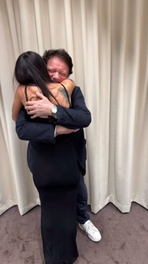 Silvia Colloca Instagram - Last night, after 23 years of not seeing him, I was able to finally give my mentor, my one true maestro @ranieri_official the hug that contained all the love and gratitude I have felt for him since 1999, when he changed my professional life  in Italy forever. I toured with him until 2001, trying to learn as much as I could.
He is a one of a kind performer. His voice powerful, precise as cut steel and warm like a hug with 23 years of longing. His stage presence captivating and mystifying at once (how does he do that???!!).
At 73 he has the vigor of a 35 year old man. A life dedicated to sharing his gift, to honing his craft. 
Ti voglio bene, Massimo!