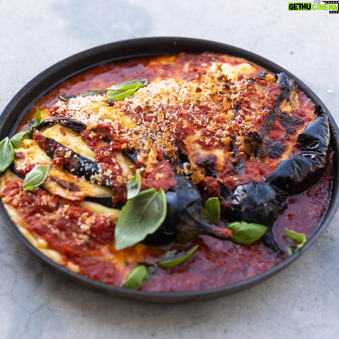 Silvia Colloca - 1K Likes - Think eggplant parmigiana, but a lot easier and phenomenal in flavour!
Hassleback Eggplant Parmigiana
From my new show @silviasitalianmasterclass
Ingredients
2 large aubergines
600 ml of passata
200g @floridiacheese casalingo -or your melty cheese of choice) sliced into 1 pieces
½ cup fresh breadcrumbs
¼ cup (60ml) of extra-virgin olive oil
salt and pepper for seasoning
fresh basil, leaves picked to serve
Method
Preheat the oven to 180°C, fan 160°C. Cut lengthways slits into the aubergines about 1cm apart, leaving the stalk attached and taking care not to cut right down to the bottom OR Pre heat your @oonihq pizza oven to 250C
Cut lengthways slits into the eggplants about 1cm apart, leaving the stalk attached and taking care not to cut right down to the bottom
Arrange the fanned eggplant into a large roasting tin or ovenproof dish and season. Drizzle with half of the oil and bake for 20 minutes in a traditional oven, and 15 minutes in a pizza oven.
Take the tray out of the oven, place mozzarella in between eggplant slices, cover with passata, season to your liking, top with breadcrumbs and drizzle with remaining olive oil. Bake for 15-20 minutes or until melty and golden brown. This will only take 5-6 in a pizza oven.
Serve with bread and basil leaves.
Watch on @channel10au or @10playau