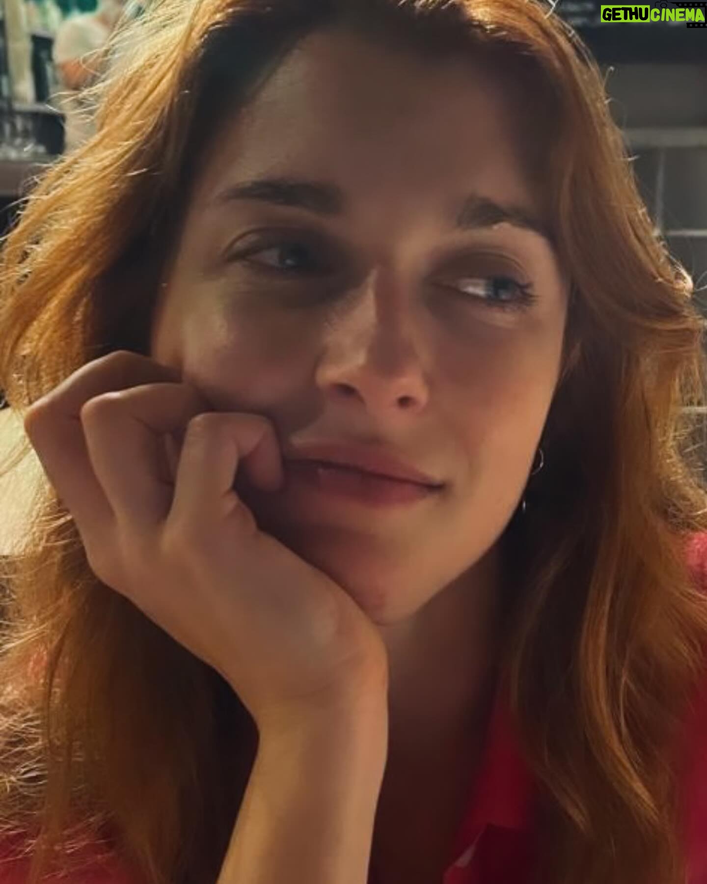 Silvia Mazzieri Instagram - Chissà cosa pensa il sovrappensiero