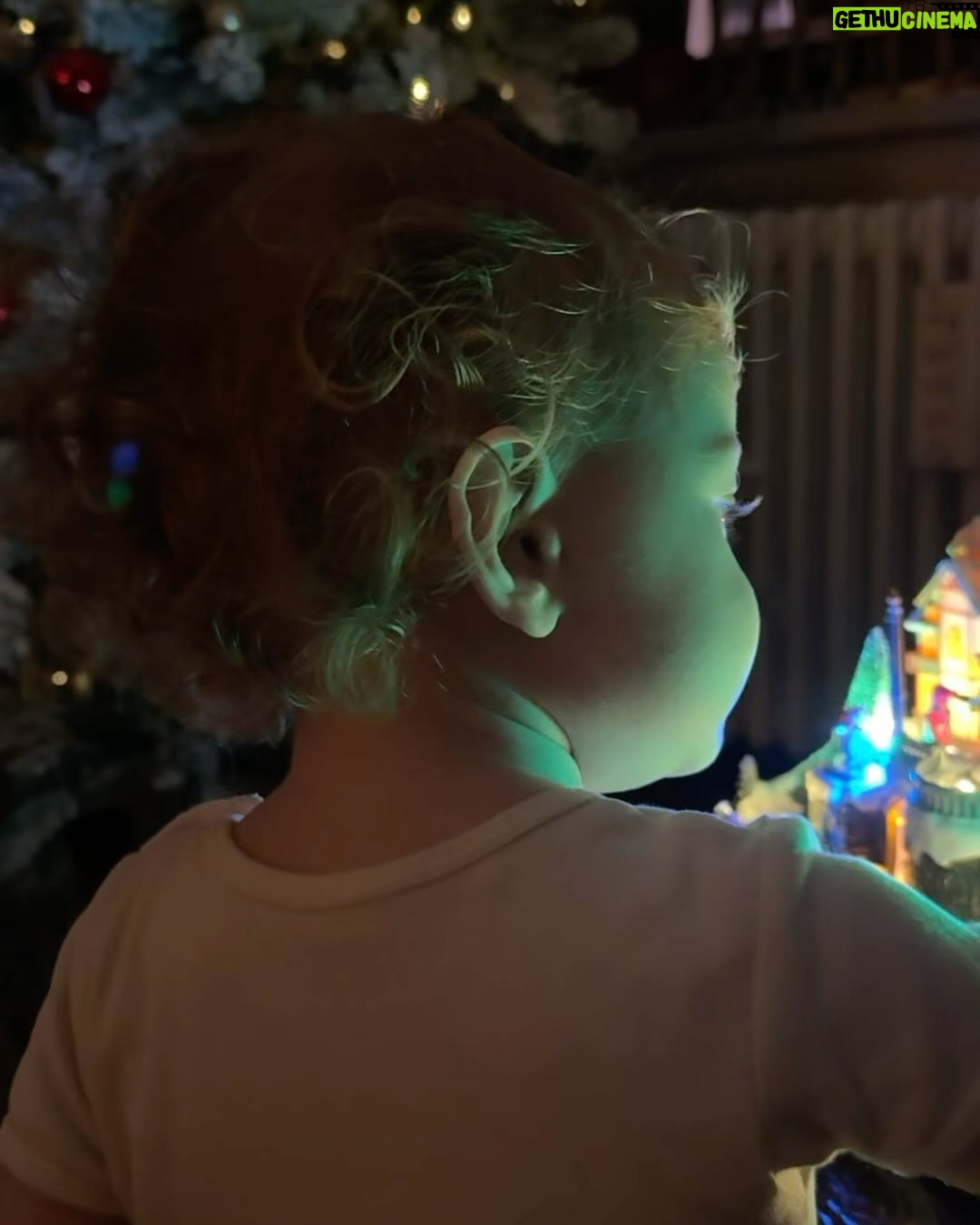 Silvia Mazzieri - 12.7K Likes - And…..so this is Christmas 🤍
Auguroni di Buon Natale a tutti!
#natale2023