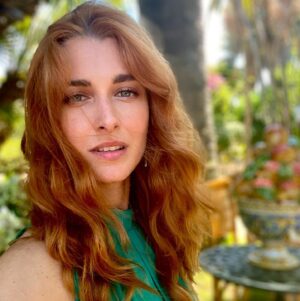 Silvia Mazzieri Instagram - • Rendere Visibile L’Invisibile •

Non bisogna aver paura di esternare le proprie fragilità , il proprio modo di essere per paura del giudizio altrui o per la paura di sbagliare .
La vita è breve , ma può essere e deve essere un meraviglioso viaggio a colori.
Perché ognuno di noi ha bellissime e infinite sfumature ,per questo ogni essere umano è unico e speciale .
Sii te stesso sempre .