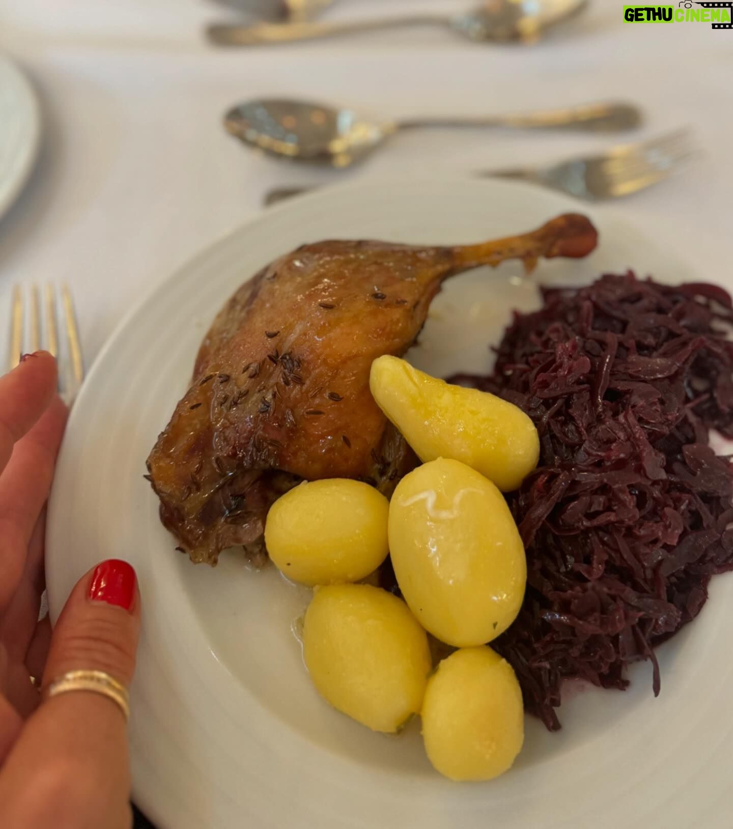 Simona Krainová Instagram - Další krásný den v Piešťanech❤️🙏 děkuju @thermiapalace #simplythebest @ensanahotels.sk