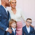 Simona Krainová Instagram - Jsem hrdá máma..děkuji za to každý den,že jsem měla tu čest přijít na to,co je opravdu důležité a má smysl..našla jsem tu nejčistší lásku na světě..všem maminkám přeji štastné,zdravé děti plné lásky a empatie,kterou náš svět tak moc potřebuje🙏děkuju táto @karelvagner skvělá práce😁🙏❤️miluju moji rodinu🫠 #happymothersday