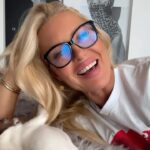 Simona Krainová Instagram - Cestovní kancelář @canariatravel.cz slaví 30 let☝️‼️a při této příležitosti si pro vás připravila velkou SOUTĚŽ‼️‼️‼️Jsou 4 soutěžní kola,dvě už proběhla,ale vy máte stále možnost se do této soutěže zapojit☝️jak na to??Zapojte se do 3.kola a správně odpovězte na soutěžní otázky. V každém kole bude 30 výherců,kteří budou moci vyhrát cestovní kufr, outdoor kameru, chytré hodinky a cestovní balíček s jejich merchem.Všichni, kdo správně odpoví na všechny soutěžní otázky, budou zařazeni do finálového kola,kde je hlavní výhrou zlatá „kreditní“ karta Canaria Travel v hodnotě 100 000 Kč, kterou budete moci použít na úhradu dovolené/dovolených.Ten, kdo se zúčastní kvízu v každém kole, má 4x větší šanci na výhru‼️‼️Mrkněte se na stránku letimnakanary.cz ‼️Hodně štěstí🍀
