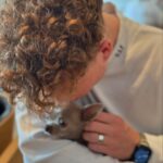 Simona Krainová Instagram - Kája Vágner junior..sladkých 17..ten nejmilejší a nejzábavnější kluk v naši pomatené bláznivé velké rodině..děkuju že tě máme🙏❤️love u @karelvagner_