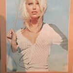 Simona Krainová Instagram - hele co na mě vyskočilo🫣34 let stará fotka..Serge Barbeau Paris 1990 @madamefigarofr 😄❤️