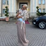 Simona Krainová Instagram - 💥 POZOR☝️‼️‼️Mám pro Vás další ÚŽASNOU SOUŤĚŽ o skvělé ceny☝️‼️‼️Tentokrát je to víkendový pobyt pro 2 osoby v 5* hotelu Thermia Palace Piešťany, který je součástí sítě Ensana Health Spa Hotels. Pobyt je s plnou penzí,s neomezeným vstupem do luxusního wellness & spa centra,s procedurami (zrcadliště, bahniště, suchý zábal), platnost do 31.12 .2024. ******************************** ➕ Plus ‼️ … ❗️5 x voucher pro 2 osoby : ➡️celodenní vstup do luxusního wellness centra 5* hotelu Thermia Palace, Ensana Health Spa Hotels Koupele Piešťany, platnost do 31.12.2024. … ❗️10 x voucher každý v hodnotě 1000 czk do mého obchodu @bysimonacz … ❗️5 x balíček mé vlasové kosmetiky @beauty_by_simona_cz (šampon, kondicionér a hydratační spray) … Podmínky soutěže jsou následujíci☝️Sleduj profily: ➡️ @thermiapalace ➡️ @ensanahotels.sk ➡️ @simonakrainova ➡️ @karelvagner ➡️ @bysimonacz ➡️ @beauty_by_simona_cz A do komentáře pod tento příspěvek označ osobu se kterou si chceš pobyt v lázních @thermiapalace užít. V neděli 26.5 večer vyberu všechny výherce! Krásný den a hodně štěstí💋❤️🍀 Vaše Síma 💋