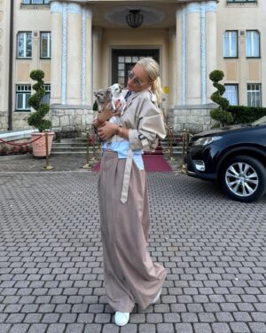 Simona Krainová Instagram - 💥 POZOR☝️‼️‼️Mám pro Vás další ÚŽASNOU SOUŤĚŽ o skvělé ceny☝️‼️‼️Tentokrát je to víkendový pobyt pro 2 osoby v 5* hotelu Thermia Palace Piešťany, který je součástí sítě Ensana Health Spa Hotels. Pobyt je s plnou penzí,s neomezeným vstupem do luxusního wellness & spa centra,s procedurami (zrcadliště, bahniště, suchý zábal), platnost do 31.12 .2024.

********************************
➕ Plus ‼️
…
❗️5 x voucher pro 2 osoby : ➡️celodenní vstup do  luxusního wellness centra 5* hotelu Thermia Palace, Ensana Health Spa Hotels Koupele Piešťany, platnost  do 31.12.2024.
… 
❗️10 x voucher každý v hodnotě 1000 czk do mého obchodu @bysimonacz 
…
❗️5 x balíček mé vlasové kosmetiky @beauty_by_simona_cz (šampon, kondicionér a hydratační spray)
…
Podmínky soutěže jsou následujíci☝️Sleduj profily:

➡️ @thermiapalace
➡️ @ensanahotels.sk
➡️ @simonakrainova
➡️ @karelvagner 
➡️ @bysimonacz
➡️ @beauty_by_simona_cz

A do komentáře pod tento příspěvek označ osobu se kterou si chceš pobyt v lázních @thermiapalace užít. 

V neděli 26.5 večer vyberu všechny výherce! Krásný den a hodně štěstí💋❤️🍀

Vaše Síma 💋