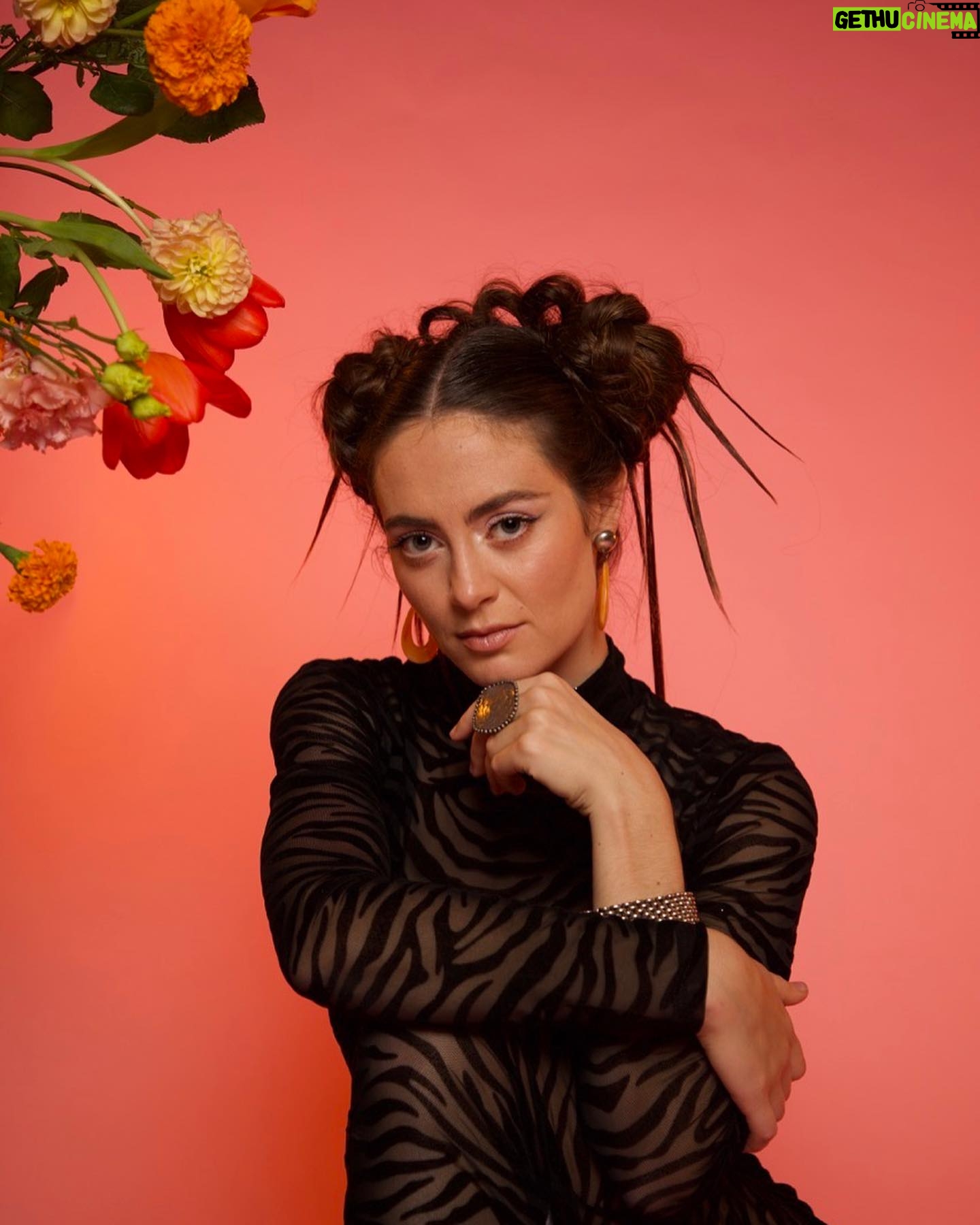 Simone Joy Jones Instagram - This one’s for the lovers…. Moroccan Lounge next month! Bring your crush, your best friends, your people, whoever. It’s all above the love ❤️🔥 tix in bio!