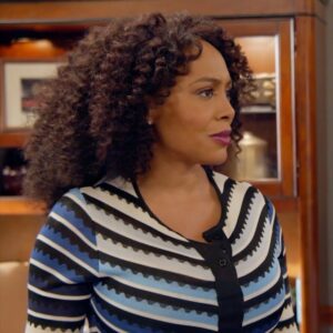 Simone Missick Instagram - TONIGHT on @allrisecbs is our second to last and it’s a two parter written by @lucy.luna  @deehlawrence and DIRECTED BY DEE!!!! And we got to film in the historic former home of MUHAMMAD ALI!!! #lolacoaster #allrise #allrisecbs