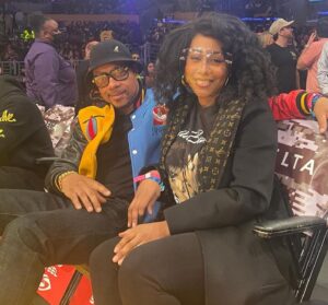 Simone Missick Instagram - Good Game. Pistons vs Lakers. A long way from the cheap seats at #palaceofauburnhills growing up…I’m rooting for #teammissick 🤎 #datenight 
#greatbasketball #thingswillneverbethesame 
🕊🤍

#Repost @dorianmissick with @make_repost
・・・
Date Night. Good win Lakers✊🏾. #SometimesWeLeaveTheHouse #TheMissicks