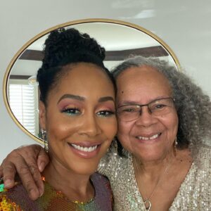Simone Missick Instagram - @naacpimageawards with my FAMILY is the BEST way to do an awards show!!! My mom, dad, brother, nephew, and mother in love all got the red carpet treatment...at my house!!! If there’s one thing I love, it’s my family ❤️ @naacpimageawards #naacpimageawards #blacklove