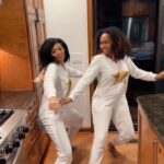 Simone Missick Instagram - Happy Thanksgiving y’all. Don’t stress. Find one reason to be thankful. You woke up this morning. 🤎🤎🤎 @the.r.313 #happythanksgiving #thankgod #thankful #pajamas #iaintstressintoday #iaintcooking