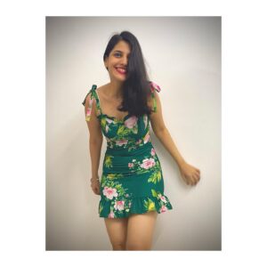 Simran Pareenja Instagram - The universe loves a believer🌺