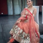 Simran Kaur Hundal Instagram – I have sooo many pictures in this outfit please have room for more (in next post) 😇🥰 
.
.
.
.
.
.
.
.
.
#simranhundal #simrankaur #simrankaurhundal #punjabikudi #tikkaset #indianjewellery #weddingwear #punjabisuits #anarkali #gotapatti #anarkalisuits