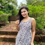 Simran Kaur Hundal Instagram - 🫶🏽 . . . . . . . . . . . . . #simranhundal #monsoon #maharashtra #summervibes #summerstyle #summeroutfit #green #simrankaur