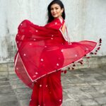 Simran Kaur Hundal Instagram - Always winning when wearing a saree 🌹♥️ @suta_bombay . . . . . . . . . . . . . . . . #simranhundal #anamika #sonytv #sarees #saree #sareelove #fashion #sareelovers #onlineshopping #sareesofinstagram #ethnicwear #sareeblouse #sareefashion #indianwear #sareeindia #handloom #indianfashion #sareedraping #traditional #designersarees #sareecollection #india #sareelover #indianwedding #sareestyle #kurtis #kurti #wedding #lehenga #sareeblousedesigns