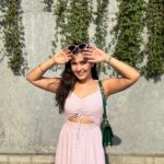 Simran Kaur Hundal Instagram - Photo dump ☺️ because I remembered I have a few ☺️ . . . . . . . . . . . #simranhundal #summerlook #summerdress #summer #mumbai #simrankaur #pink