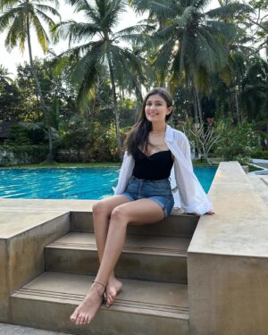 Simran Kaur Hundal Instagram - Water baby ☺️
.
.
.
.
.
.
.
.
.
.
.
.
#goa #vacay #summervacation #poolday #pooltime #whiteshirt #denimshorts #simrankaur #simranhundal #simrankaurhundal