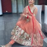 Simran Kaur Hundal Instagram – I have sooo many pictures in this outfit please have room for more (in next post) 😇🥰 
.
.
.
.
.
.
.
.
.
#simranhundal #simrankaur #simrankaurhundal #punjabikudi #tikkaset #indianjewellery #weddingwear #punjabisuits #anarkali #gotapatti #anarkalisuits