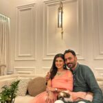 Simran Kaur Hundal Instagram - Happy Bandi Chhor Divas and happy Diwali 🪔🙏🏽 may we all be kind, spread peace, joy and stay humble 🙏🏽 sarbat da bhala 🙂 the world needs it. . . . . . . #simrankaur #simranhundal #simrankaurhundal #diwali #diwali2023 #bandichordivas #festivewear #couplephotography #indianwear #weddingwear