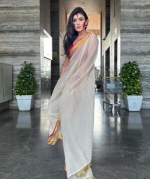 Simran Kaur Hundal Instagram - Sindoor khela ❤️🌹
.
.
.
.
.
.
.
.
.
.
.
.
.
.
.
.
.
.
.
.
.
.
.
.
.
.
.
.
.
.
#sindoorkhela #saree #durgapuja  #simranhundal #simrankaur #simrankaurhundal #anamika #durgapuja #durgapujasaree #saree #durgapujafashion #handloom #ethnnicfashion #classysaree #kolkatasaree #indianwear #handwork #kolkataboutique #templeborder #handloomsaree #linensaree #summersaree #ladiesclothing #bengal#durgapujavibes #k #kalipuja #durgapujaspecial ##cottonsaree #bengalisaree #mulsaree