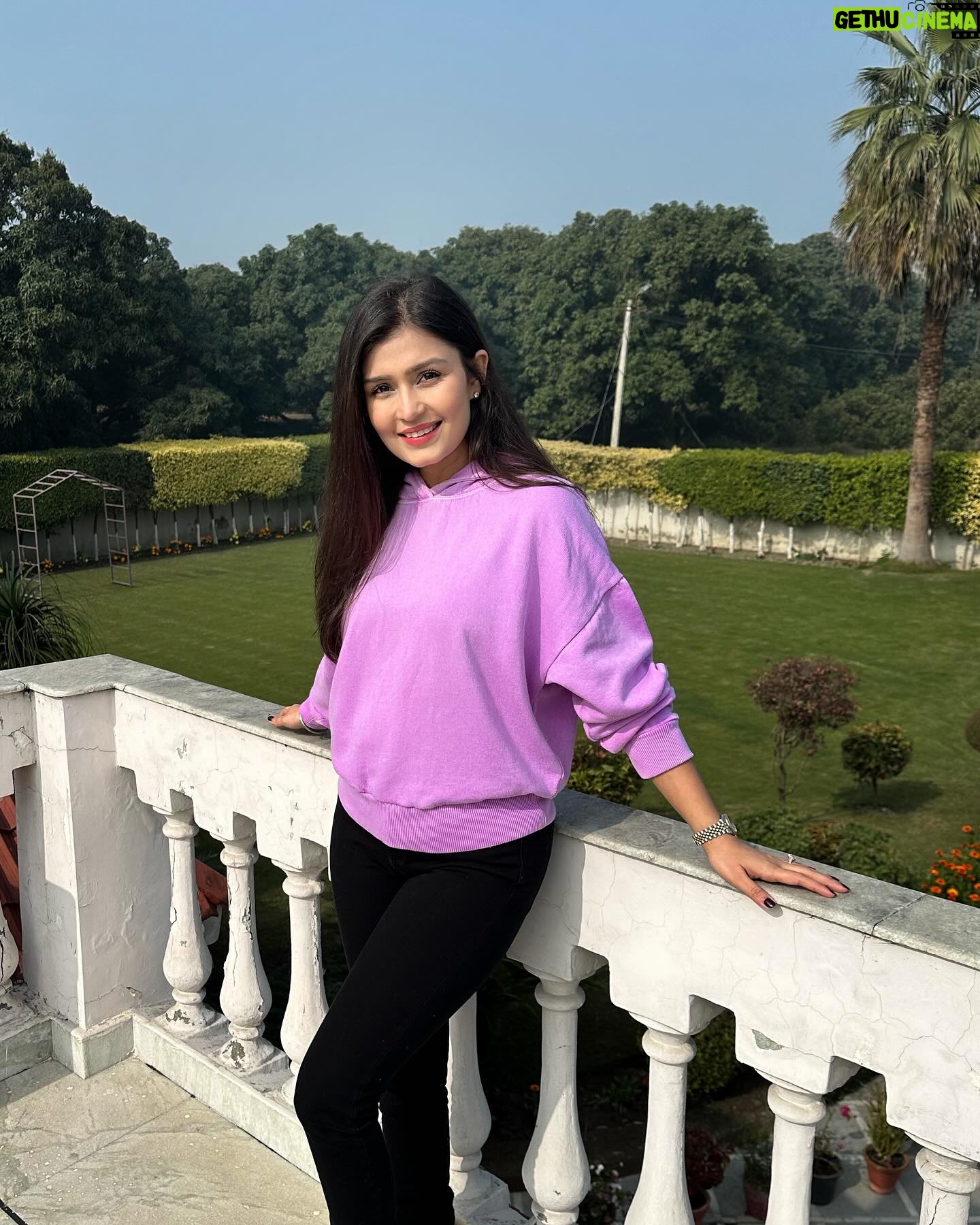 Simran Kaur Hundal Instagram - Missing Farm ❤️ the quiet and green life 🧿 . . . . . . . . . . #simrankaurhundal #simrankaur #simranhundal #farmlife #peaceful #happyplace #uggboots
