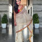 Simran Kaur Hundal Instagram - Sindoor khela ❤️🌹 . . . . . . . . . . . . . . . . . . . . . . . . . . . . . . #sindoorkhela #saree #durgapuja #simranhundal #simrankaur #simrankaurhundal #anamika #durgapuja #durgapujasaree #saree #durgapujafashion #handloom #ethnnicfashion #classysaree #kolkatasaree #indianwear #handwork #kolkataboutique #templeborder #handloomsaree #linensaree #summersaree #ladiesclothing #bengal#durgapujavibes #k #kalipuja #durgapujaspecial ##cottonsaree #bengalisaree #mulsaree