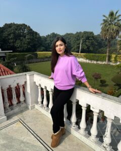 Simran Kaur Hundal Instagram - Missing Farm ❤️ the quiet and green life 🧿 . . . . . . . . . . #simrankaurhundal #simrankaur #simranhundal #farmlife #peaceful #happyplace #uggboots