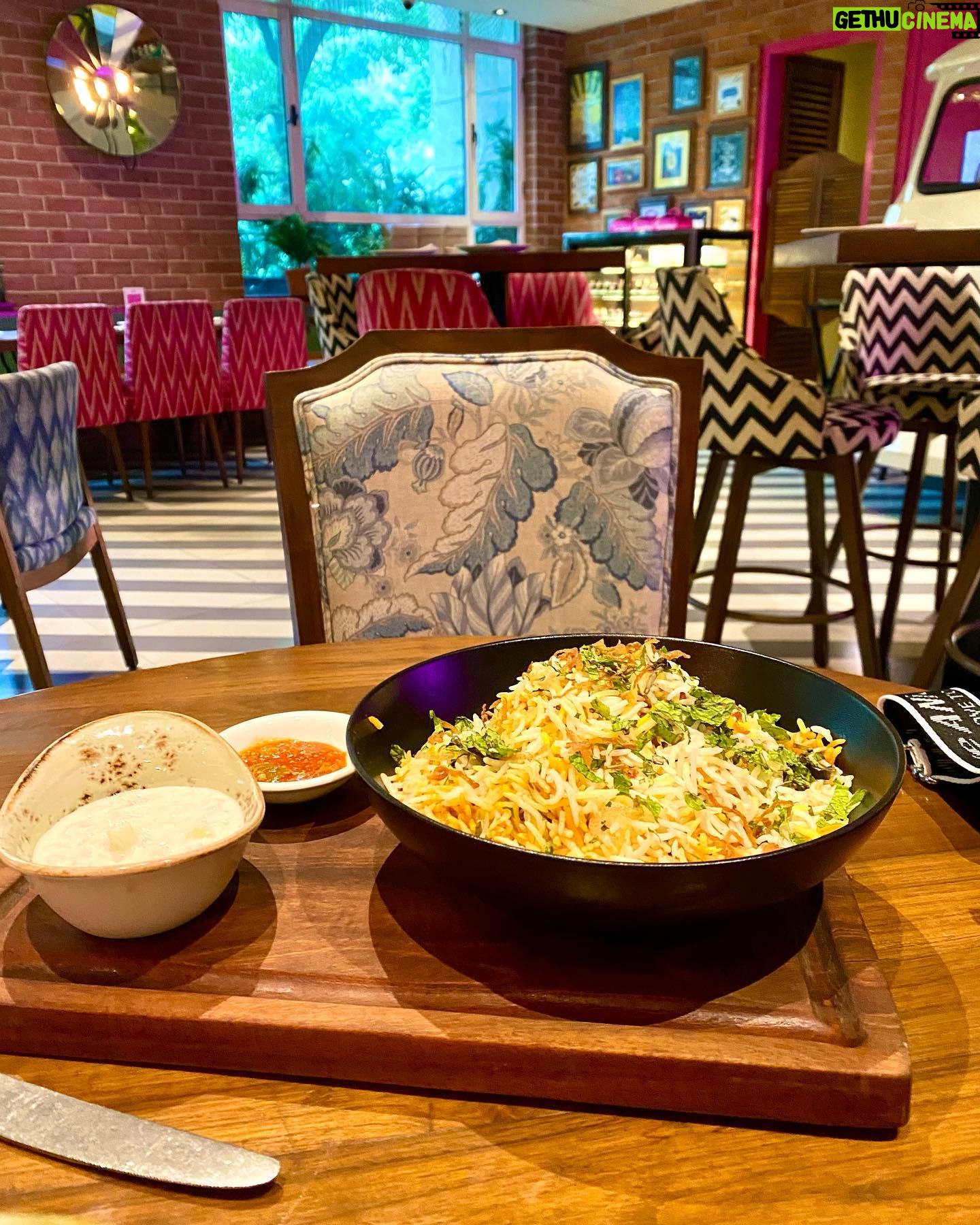Simran Khan Instagram - Good time , Great taste! The delicious food you can ever think of. Thankyou @thesassyspoon @rainmakerconsults for hosting me. The perfect lunch in a perfect ambience is all you need. . #foodvibesonly . . . . @thesassyspoon @rainmakerconsults #Indianmenupopup #Saffronmenu #Sassypowai #indianmenu #newmenu #foodie #foodphotography #foodstagram #instagood #instamood #food #instafood