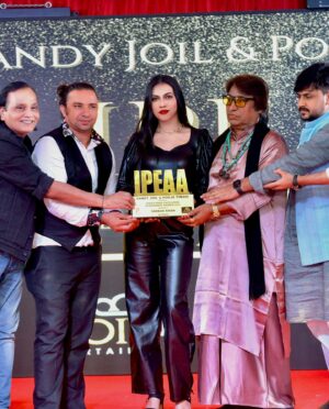 Simran Khan Instagram - Thankyou @ipeaaawards 
Respect Honoured and Gratitude 🙌
.
.
.
.
.
.
.
.
#awardee #respect #gratitude 

.
Organised by @sandyjoilofficial @singer_pooja_tiwari_