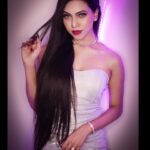 Simran Khan Instagram - Let us bloom forevermore💕 #happy2023 . . Outfit: @urbanic_in Jewellery: @urbanic_in . . . . . . . . . . #newpost #newday #bloom #live #riseup #riseandshine #photography #picoftheday #glam #instafam #actress #simrankhan