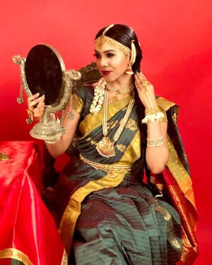 Simran Khan Instagram - Vanakkam and Namaskaram !
🥲
.
.
.
.
.
.
.
.
.
.
.
.
#traditional #postoftheday #picoftheday #photography #indian #southindian #southlook #photoshoot #instagood #instadaily #actress #simrankhan