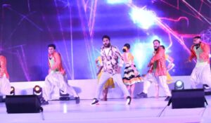 Simran Khan Instagram - Creativity is a habit, and the best creativity is the result of good work habits.
.
.
.
#dance #danceevent #choreographerlife #events #simrankhan #southdance #lovemyteam❤️ #lovemyjob