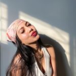 Simran Khan Instagram - Only pouts🤖 . . . . . . . . . . #goldenhour #sunkissed #pictureoftheday #photoshoot #selfcare #instamood #igers
