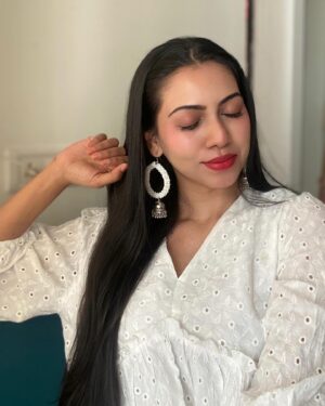 Simran Khan Instagram - Eid ul Fitr 2024✨
Hope the new start after Ramadan will be beautiful ❤️

#eidmubarak #latepost #2024