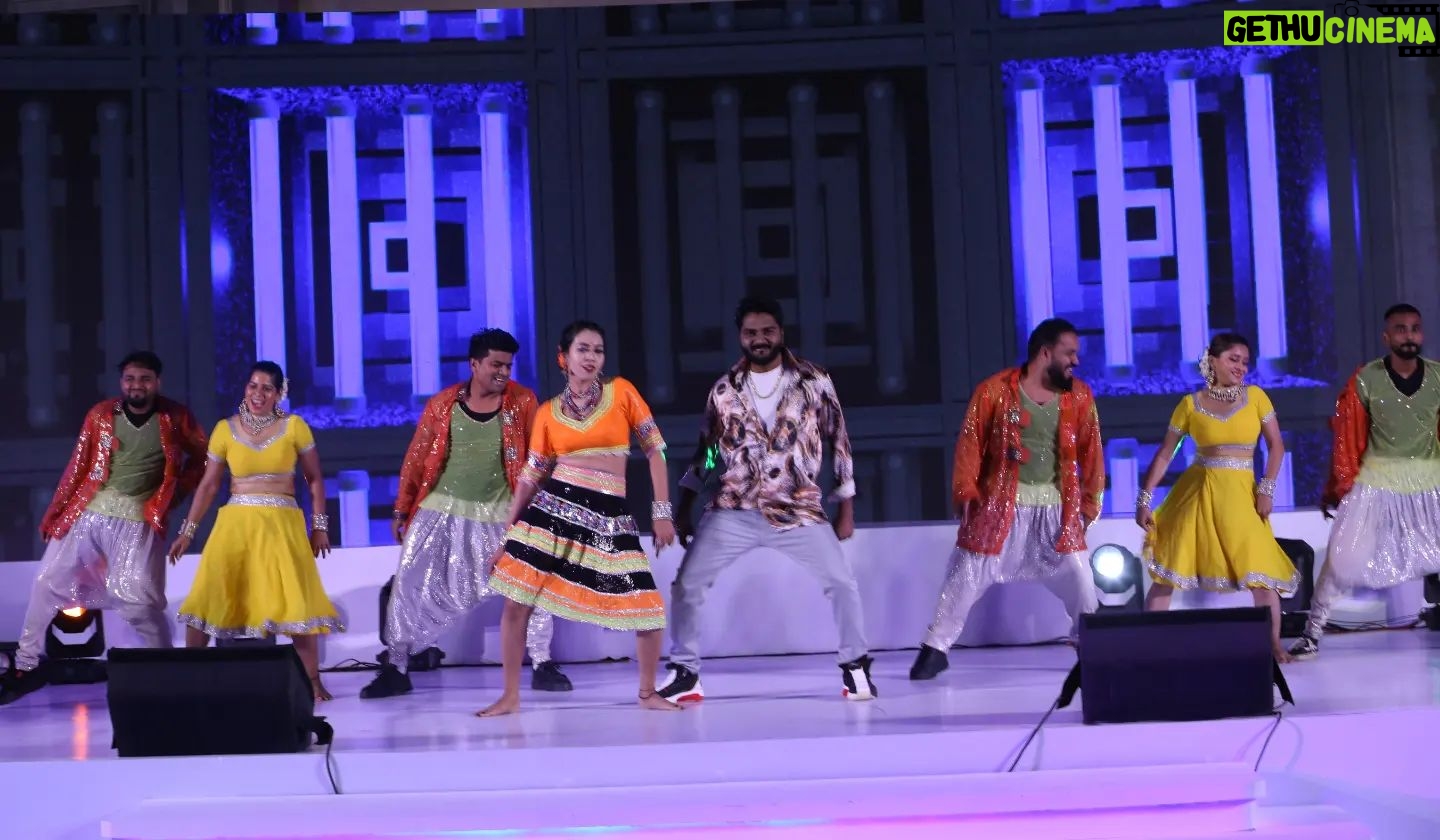 Simran Khan - 1.2K Likes - Creativity is a habit, and the best creativity is the result of good work habits.
.
.
.
#dance #danceevent #choreographerlife #events #simrankhan #southdance #lovemyteam❤️ #lovemyjob