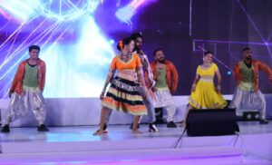 Simran Khan Instagram - Creativity is a habit, and the best creativity is the result of good work habits.
.
.
.
#dance #danceevent #choreographerlife #events #simrankhan #southdance #lovemyteam❤️ #lovemyjob
