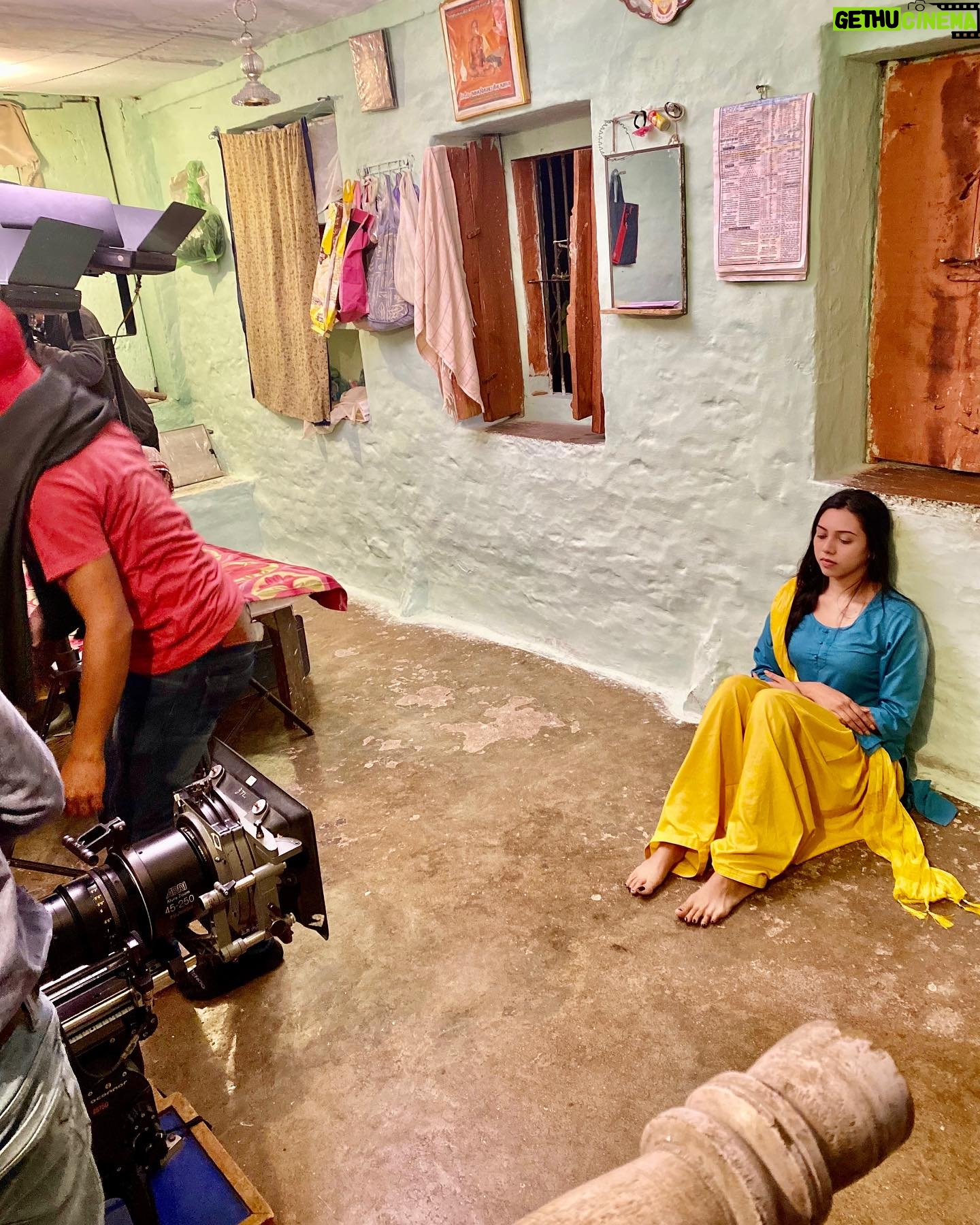 Simran Khan Instagram - Finally the day has arrived! Glimpses of Gauri from the movie Ajmer92. This role will forever remain close to my heart where I was literally engrossed into the emotion , that pain , that grief . Thanks to @pushpendraasingh_ who literally pushed me into that zone and guided me so well. Another thanks to @goelnitesh who approached me for this role. Blessed to be a part of such film which the world should know. @reliance.entertainment . . . Ajmer92 in Cinemas Worldwide on 21st July. πβ¨ . . . . . . . #ajmer92 #movie #worldwide #release #postoftheday #bigday #actress #simrankhan