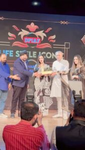 Simran Khan Instagram - Patience and Dreams❤️✨ Thankyou @dpiafofficial @kalyanjijanaofficial Grateful to receive the Award of best actress in Promising role for the movie Ajmer92🙌 . #reels #dreams #awardee #explorepage