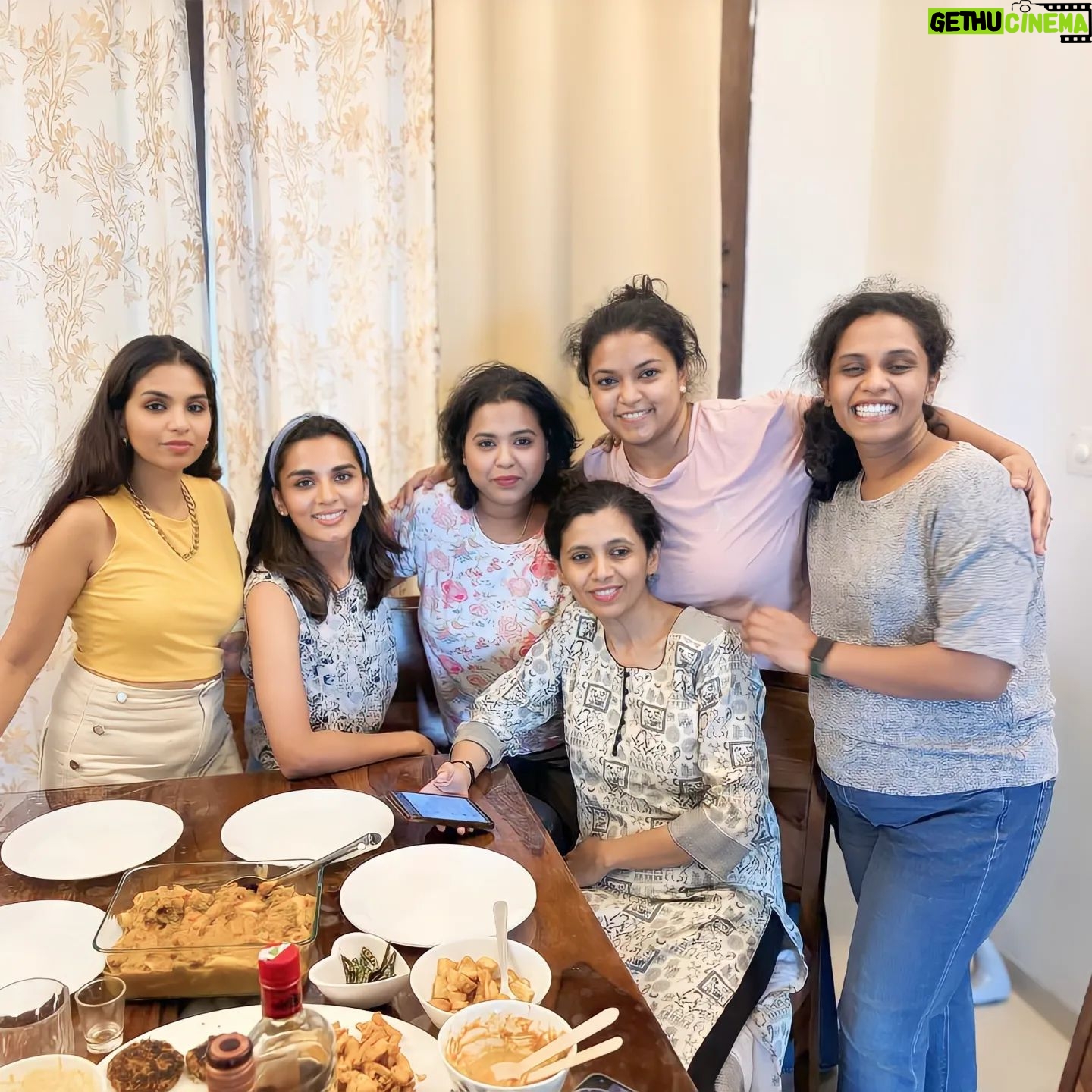 Sindhu Lokanath Instagram - Happy Gallentines day my crazy gal pals❤️ Cheers to 20yrs and life long fraandsheep🤗